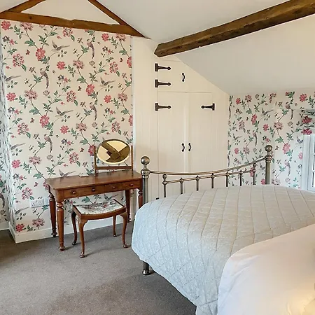 Holiday home Sandfold Farm *